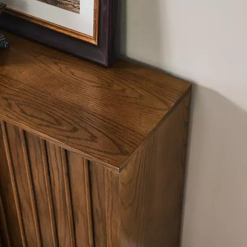 Bahut GDFStudio Guill en grain de bois style Mid-Century avec 2 portes coulissantes