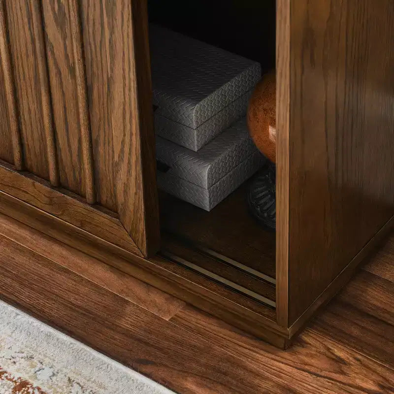 Bahut GDFStudio Guill en grain de bois style Mid-Century avec 2 portes coulissantes