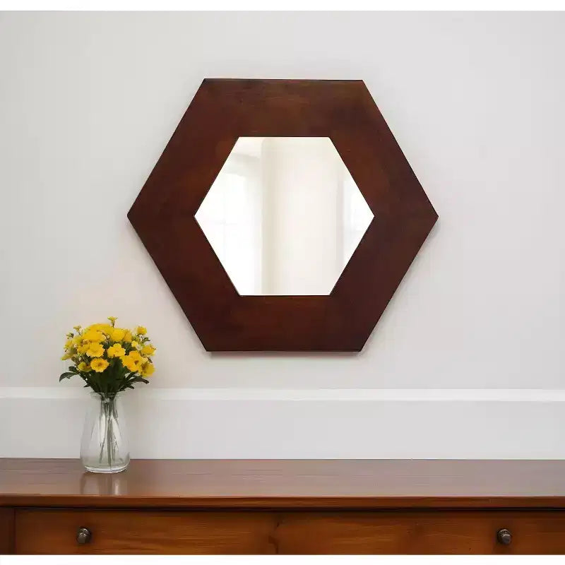 Miroir d'appoint HomeRoots 19 avec cadre hexagonal en bois massif marron foncé