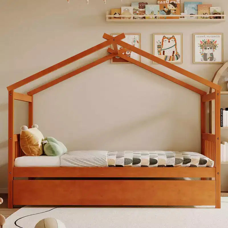 Lit cabane en bois double Whisen avec lit gigogne double