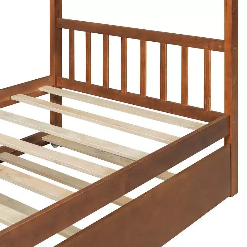 Lit cabane en bois double Whisen avec lit gigogne double