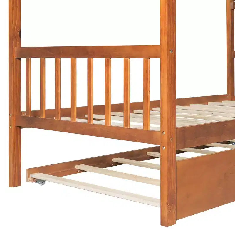 Lit cabane en bois double Whisen avec lit gigogne double