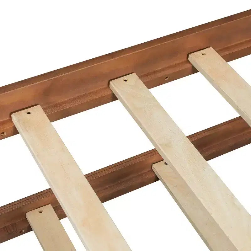 Lit cabane en bois double Whisen avec lit gigogne double