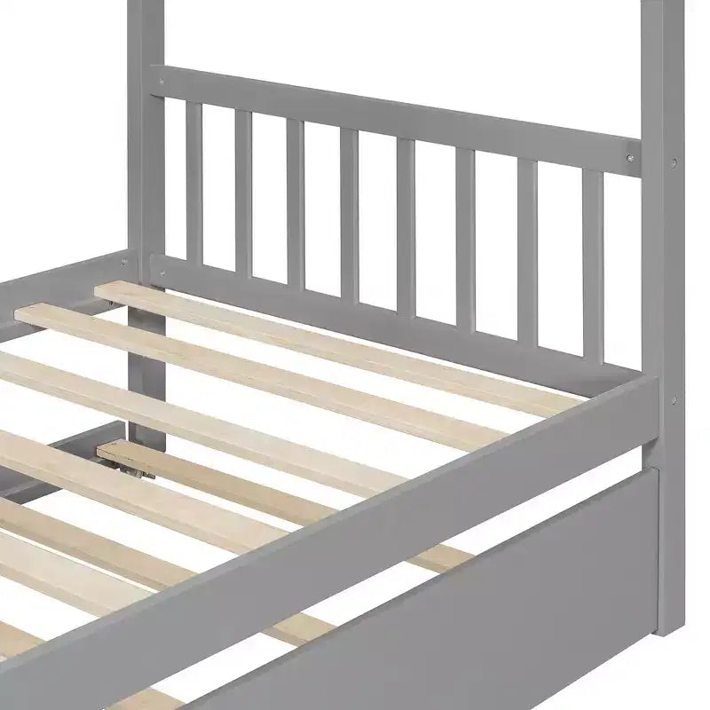 Lit cabane en bois double Whisen avec lit gigogne double
