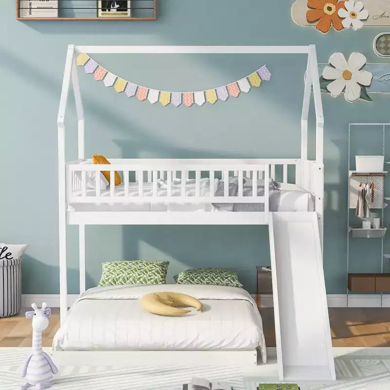 Lit superposé cabane jumeau sur grand avec échelle intégrée et toboggan, cadre de lit superposé en bois avec garde-corps pleine longueur pour chambre de filles et de garçons