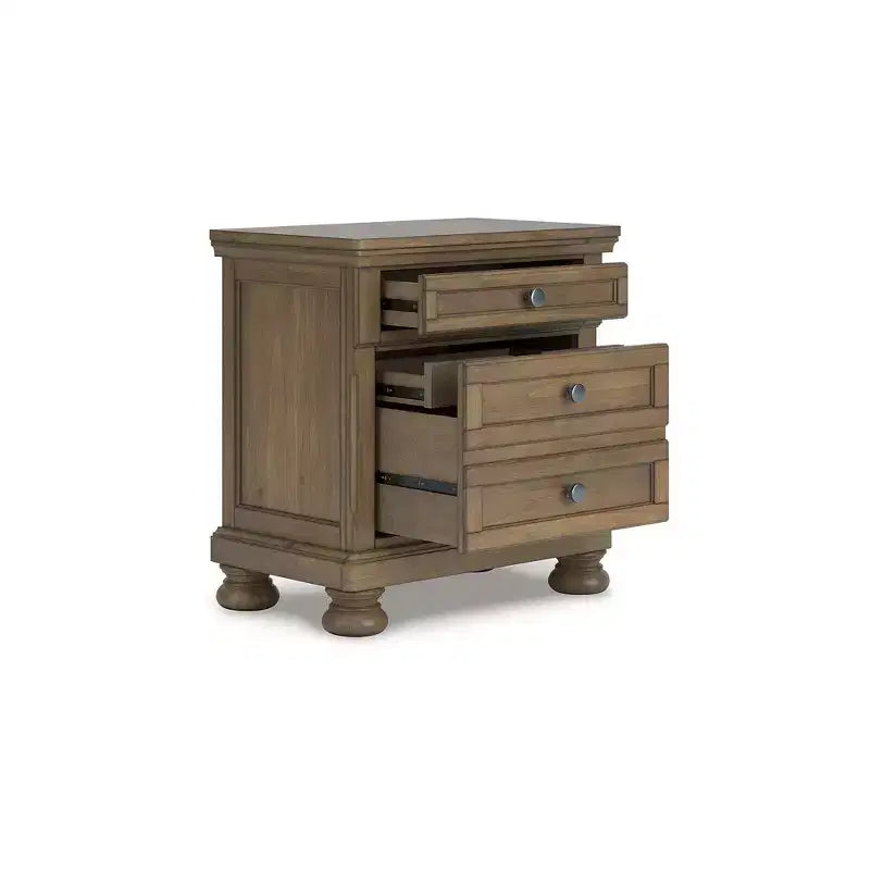 Table de chevet à deux tiroirs Glarrison de Signature Design by Ashley – marron avec quincaillerie en étain vieilli