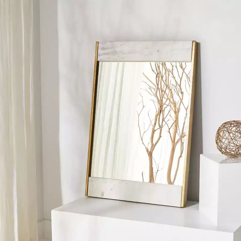 Miroir Kandi Faux Marbre - 24 x 36 - CMI1006 - Blanc/Laiton - Safavieh