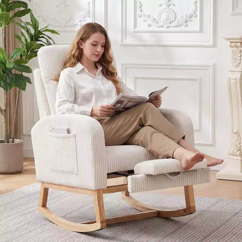 Fauteuil à bascule rembourré et confortable avec repose-pieds réglable et pochette latérale, fauteuil d'appoint moderne pour chambre de bébé ou salon