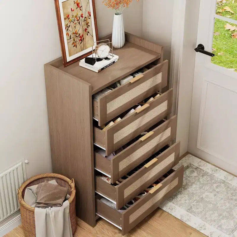 Commode Bohème en Rotin 5 Tiroirs, Meuble de Rangement Tissé de 117 cm de Haut, Table de Chevet Armoire de Rangement pour Vêtements