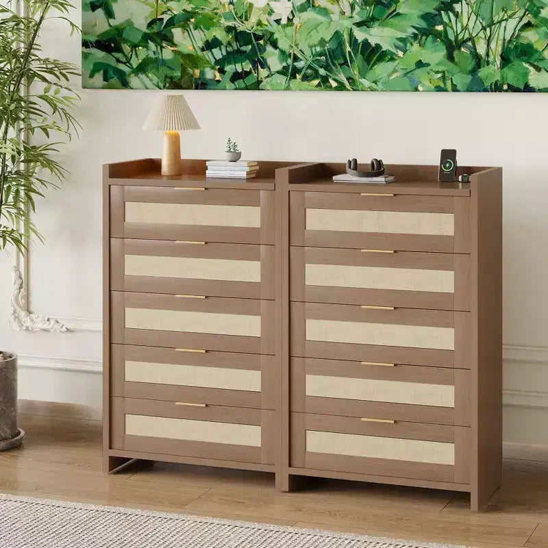 Commode Bohème en Rotin 5 Tiroirs, Meuble de Rangement Tissé de 117 cm de Haut, Table de Chevet Armoire de Rangement pour Vêtements