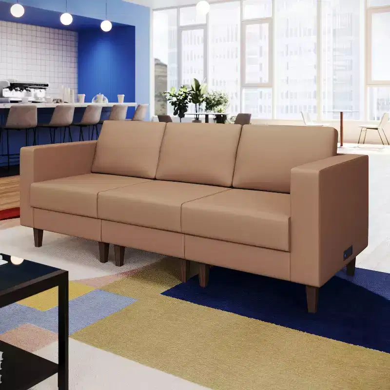 Flash Furniture HERCULES Artemis Canapé de réception rembourré avec 4 prises de courant alternatif/2 ports USB/2 ports USB-C et pieds en bois de noyer avec patins réglables