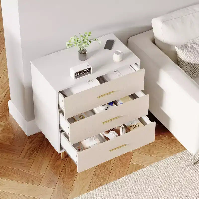 Commode moderne à 3 tiroirs avec poignées et pieds dorés pour salon, chambre à coucher