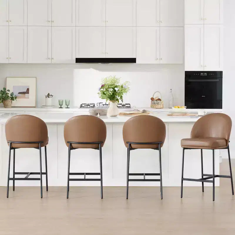 Tabouret de comptoir Spruce&Spring avec dossier incurvé et pieds en métal