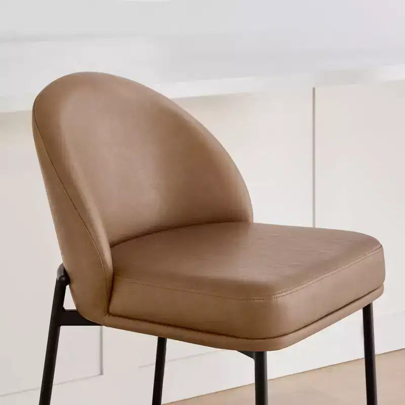 Tabouret de comptoir Spruce&Spring avec dossier incurvé et pieds en métal