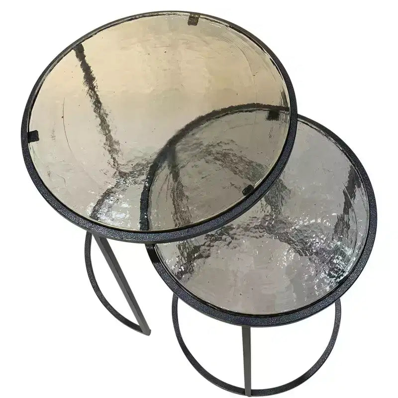 HomeRoots Ensemble de deux tables gigognes rondes en verre transparent et en métal canon de fusil