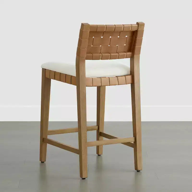 Tabouret de bar Spruce&Spring 26 en bois massif hauteur comptoir avec dossier en PVC tressé à la main et assise rembourrée, lot de 2