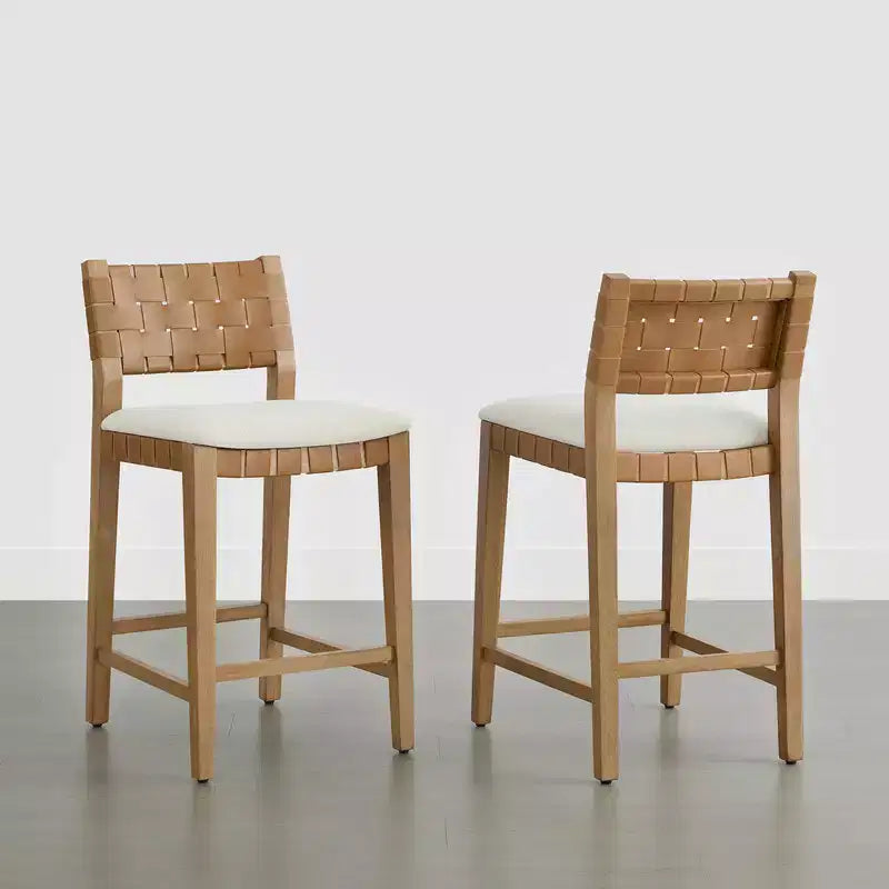 Tabouret de bar Spruce&Spring 26 en bois massif hauteur comptoir avec dossier en PVC tressé à la main et assise rembourrée, lot de 2