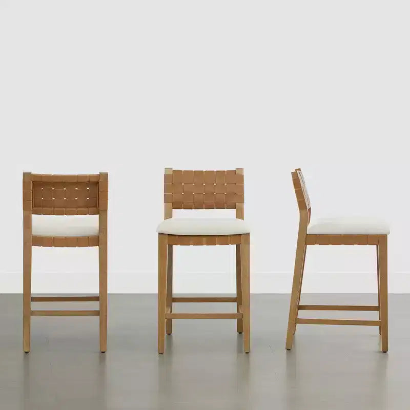 Tabouret de bar Spruce&Spring 26 en bois massif hauteur comptoir avec dossier en PVC tressé à la main et assise rembourrée, lot de 2