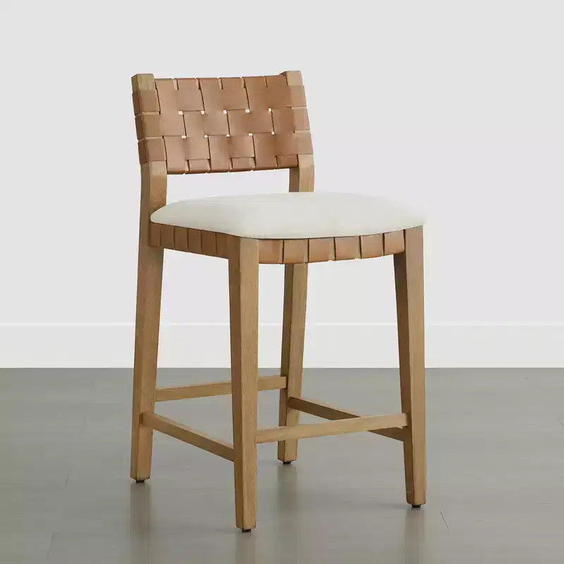 Tabouret de bar Spruce&Spring 26 en bois massif hauteur comptoir avec dossier en PVC tressé à la main et assise rembourrée, lot de 2