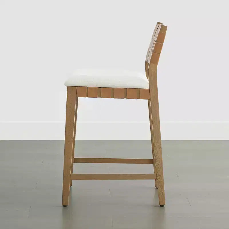 Tabouret de bar Spruce&Spring 26 en bois massif hauteur comptoir avec dossier en PVC tressé à la main et assise rembourrée, lot de 2