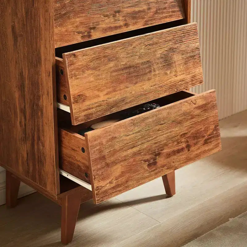 Commode GDFStudio Peg Wood à tiroirs de conception biseautée