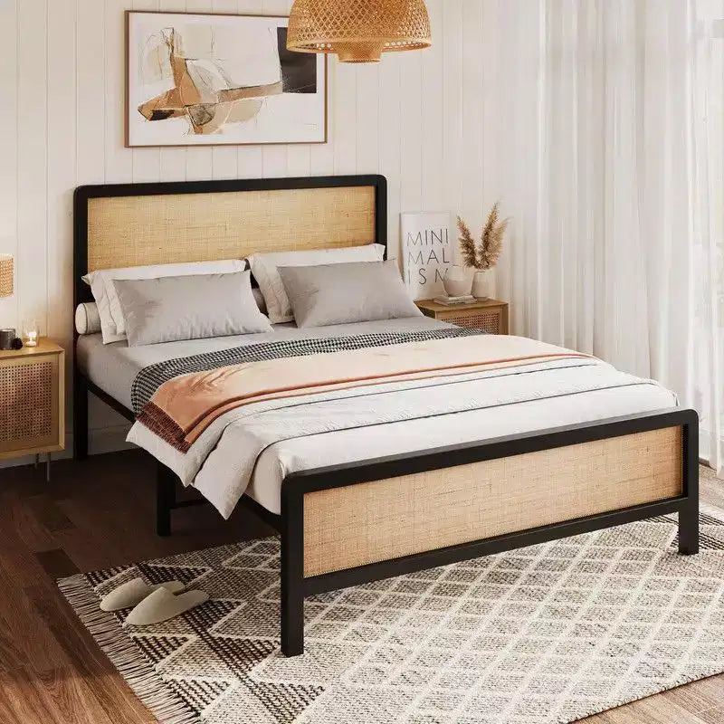 Lit plateforme en rotin Coolmee, grand lit/lit queen-size, cadre de lit avec tête et pied de lit en rotin naturel, cadre de lit en métal avec rangement sous le lit