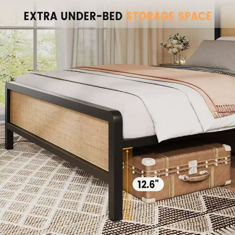 Lit plateforme en rotin Coolmee, grand lit/lit queen-size, cadre de lit avec tête et pied de lit en rotin naturel, cadre de lit en métal avec rangement sous le lit