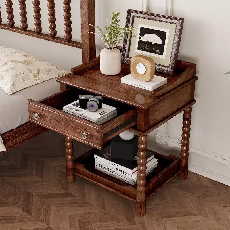 Table de chevet vintage, table d'appoint rétro pour canapé, table d'appoint avec tiroir, étagère ouverte et pieds tournés - ModernLuxe