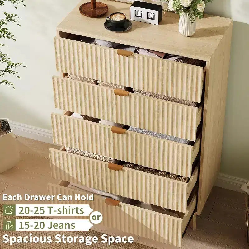 Acekool Commode de Rangement à 5 Tiroirs, Commode Canelée Moderne du Milieu du Siècle de 81 cm de Haut, Commode en Chêne pour Chambre, Salon, Couloir