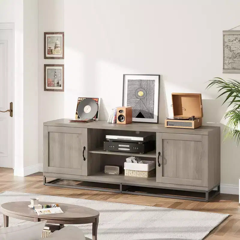 Meuble TV de ferme Garvee pour téléviseur de 75 pouces, meuble de divertissement avec pieds métalliques robustes et étagères réglables, console multimédia en bois pour salon et chambre