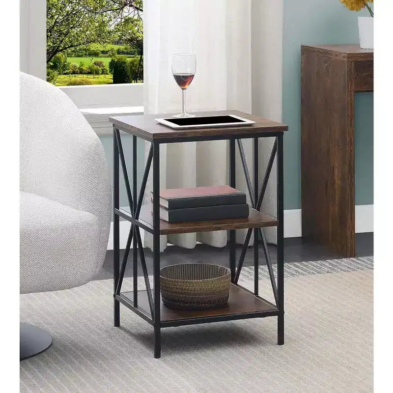 Table d'appoint Belmont HomeStock à trois étagères, cadre en métal entrecroisé et finition grain de bois, table de rangement d'appoint moderne pour le salon