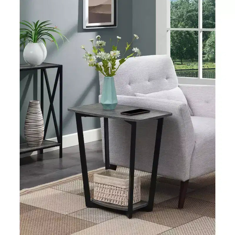 HomeStock Belmont Industrial End Table with Bottom Shelf, Powder Coated Metal Frame and Open Display Space for Modern Living Rooms
