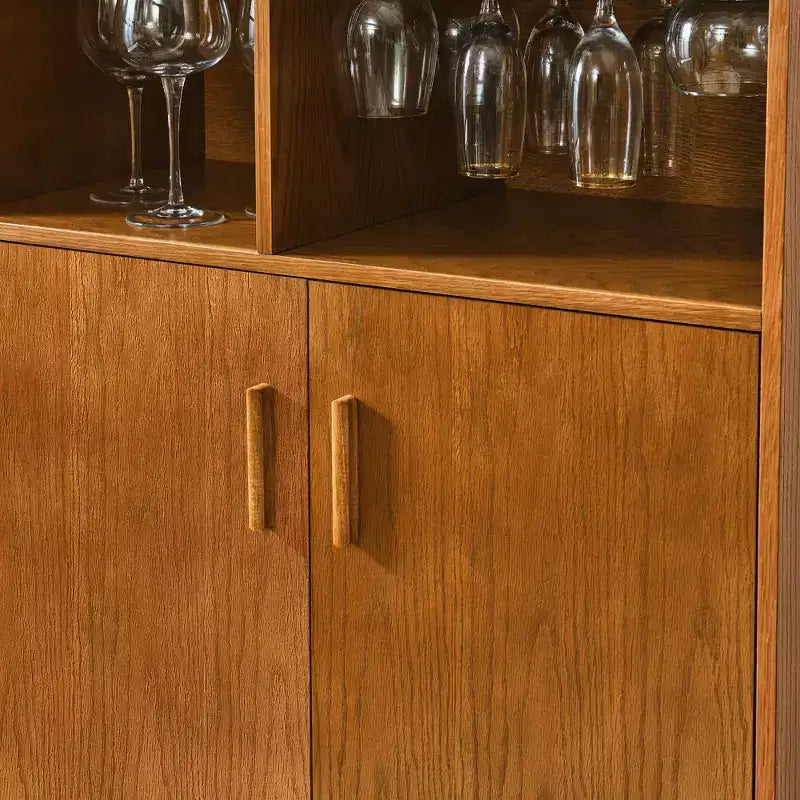 Meuble à vin en bois de 80 cm avec porte-verres, casier à vin, étagères réglables et rangement latéral pour la cuisine ou le bar.