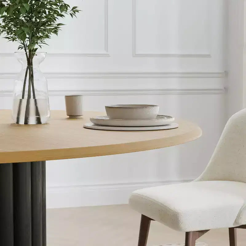 PexFix Table à manger ronde en bois de 132 cm pour 4-6 personnes avec plateau à bord incurvé et pied texturé pour salon/salle à manger/bureau, naturel