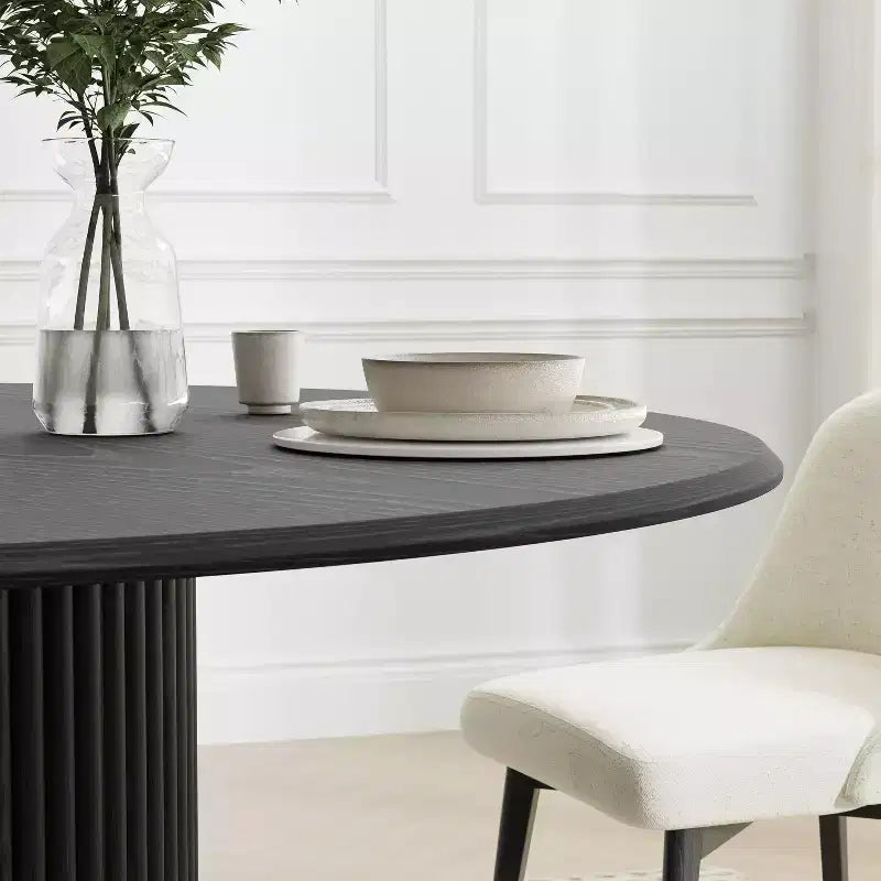 Table de salle à manger ronde PexFix 52 en bois, table de cuisine pour 4 à 6 personnes avec plateau à bord arqué et base conique cannelée pour salon/salle à manger, café, bureau, noire