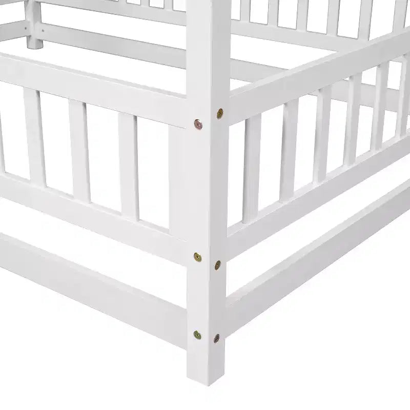 Lit au sol pleine grandeur Bellemave pour enfants avec cadre de toit mignon, lit de jeu en bois robuste avec barrières de sécurité, blanc