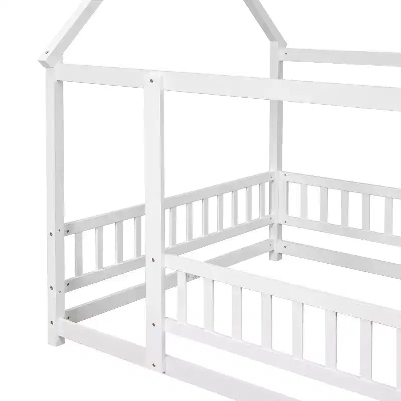 Lit au sol pleine grandeur Bellemave pour enfants avec cadre de toit mignon, lit de jeu en bois robuste avec barrières de sécurité, blanc
