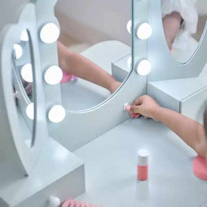Coiffeuse pour enfants en bois Teamson Kids Heart Glow avec miroir et tabouret à LED
