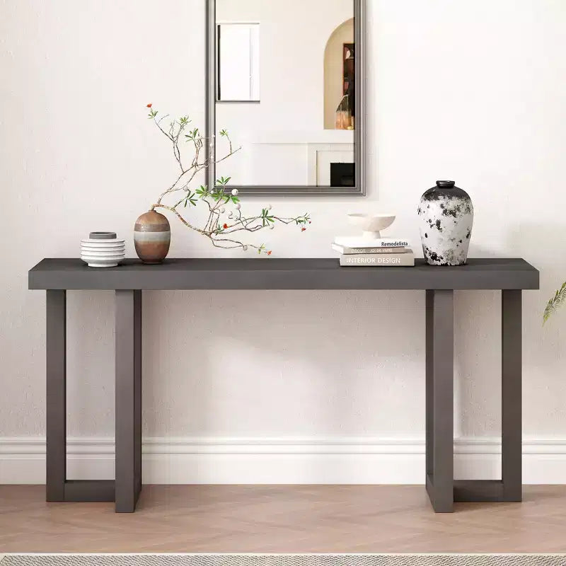Console moderne Okak 63 po avec pieds en bois massif, table d'entrée élégante avec plateau épais, table de couloir pour salon, chambre à coucher
