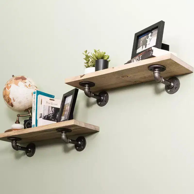 Étagères RESTORE en pin teinté Driftwood 24 po avec consoles en L par Pipe Decor