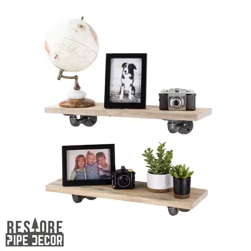 Étagères RESTORE en pin teinté Driftwood 24 po avec consoles en L par Pipe Decor