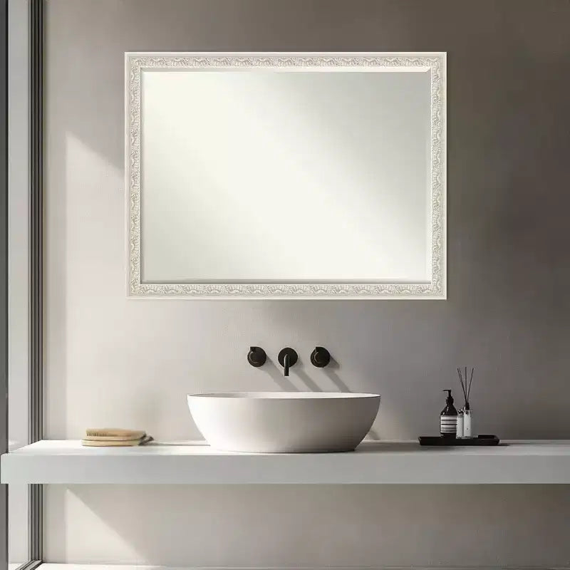 Miroir de vanité de salle de bain encadré en bois biseauté d'un demi-pouce