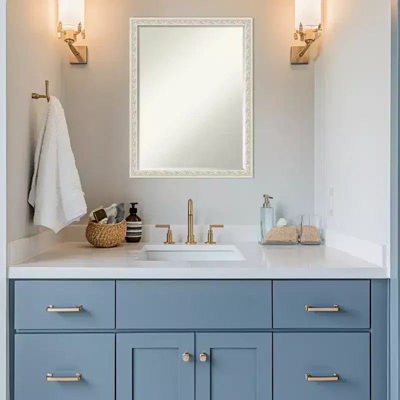 Miroir de vanité de salle de bain encadré en bois biseauté d'un demi-pouce