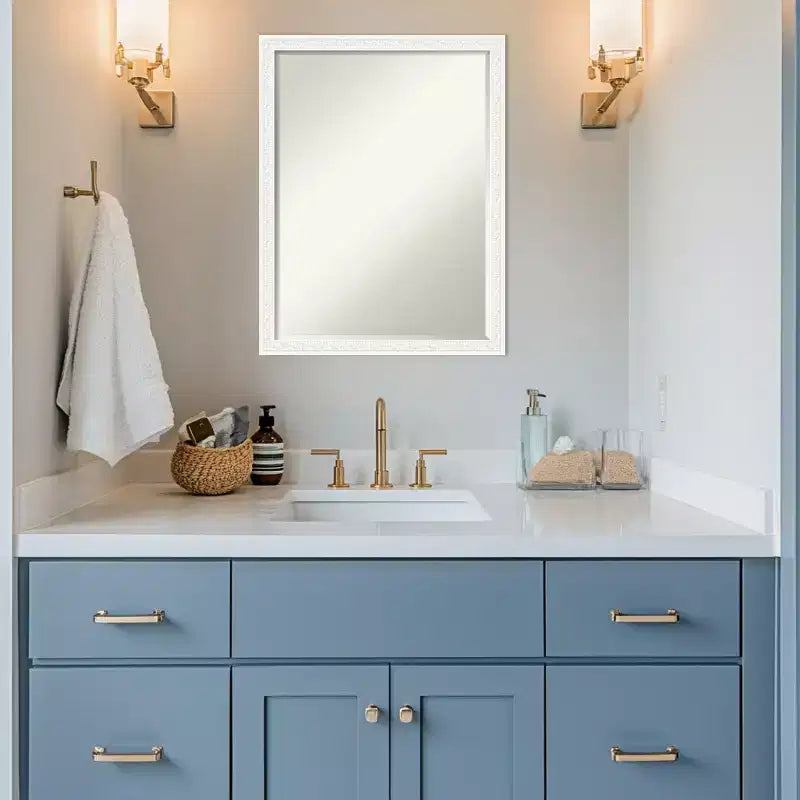 Miroir de vanité de salle de bain encadré en bois biseauté d'un demi-pouce