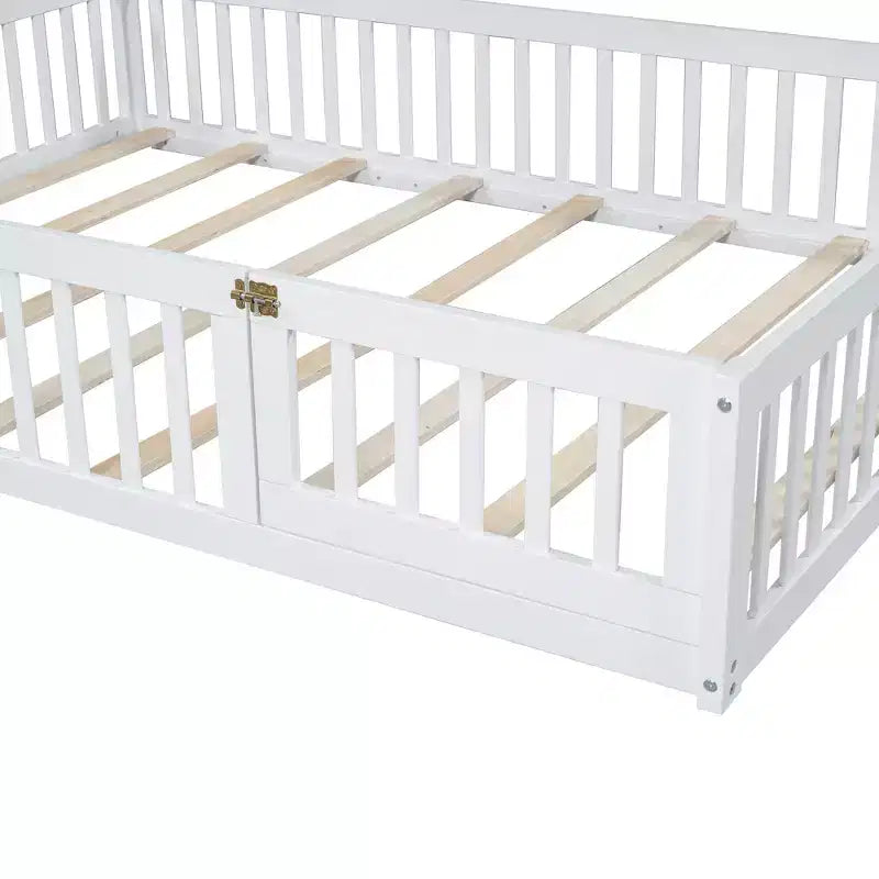 Lit plateforme cabane pour enfants pleine grandeur avec garde-corps