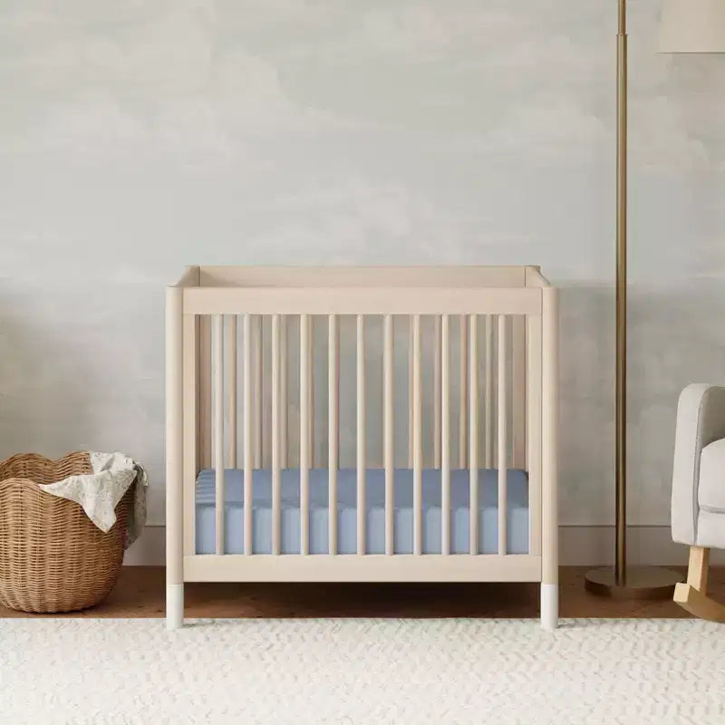 Mini-lit bébé convertible 4-en-1 avec pieds interchangeables
