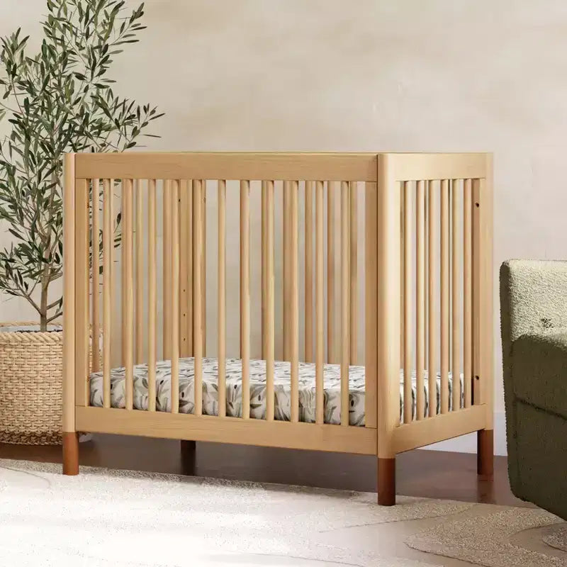 Mini-lit bébé convertible 4-en-1 avec pieds interchangeables