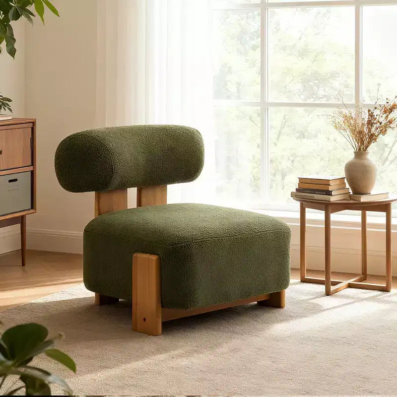 Fauteuil d'appoint contemporain en hévéa et bouclé