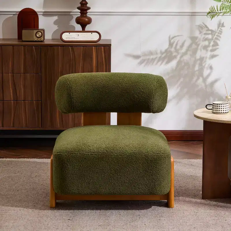 Fauteuil d'appoint contemporain en hévéa et bouclé