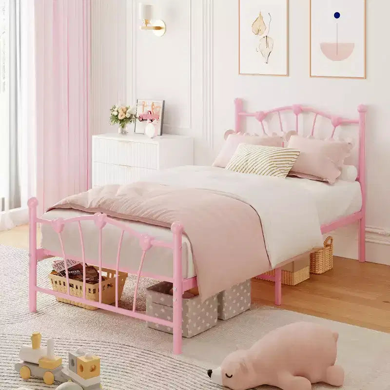 Cadre de lit simple en métal avec tête de lit en forme de cœur